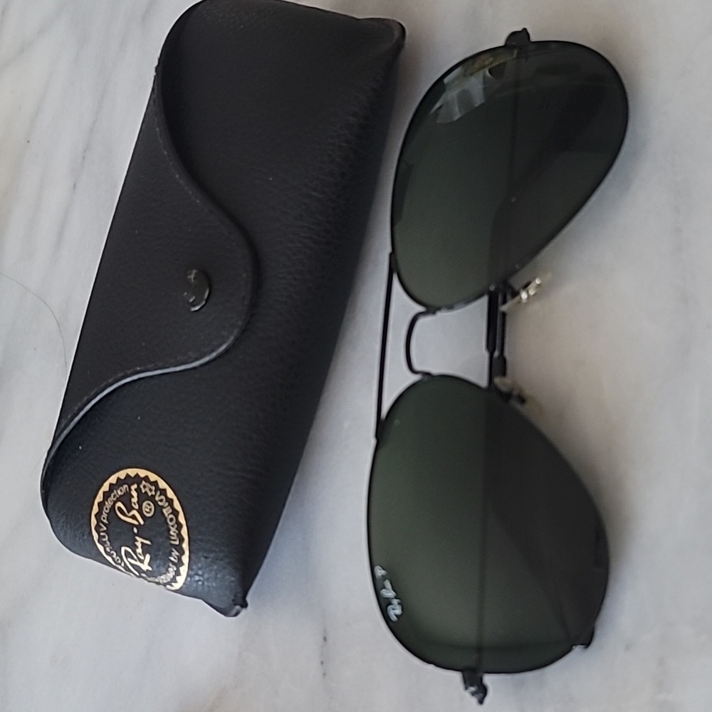 Ray-Ban Classic Black Aviator Sunglasses 🕶️